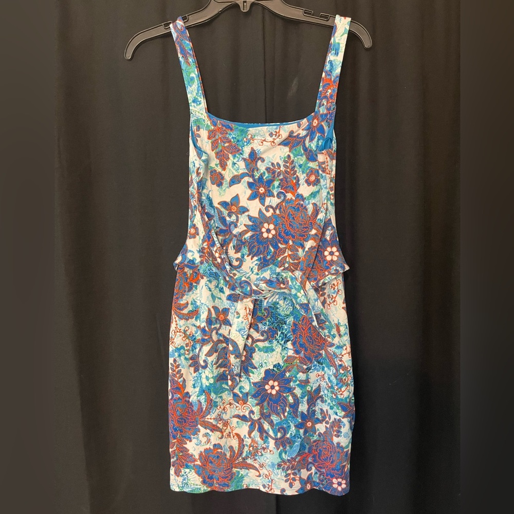 Guess mini dress perfect for spring and summer